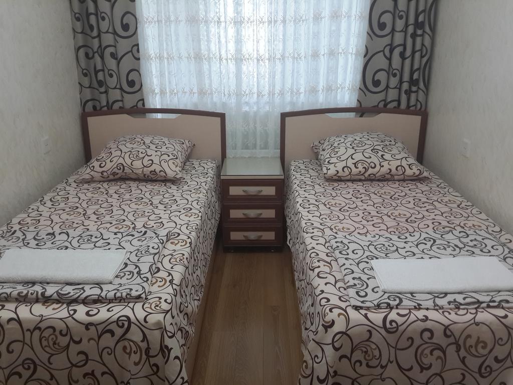 Nino Apartment On Pirosmani 바투미 외부 사진